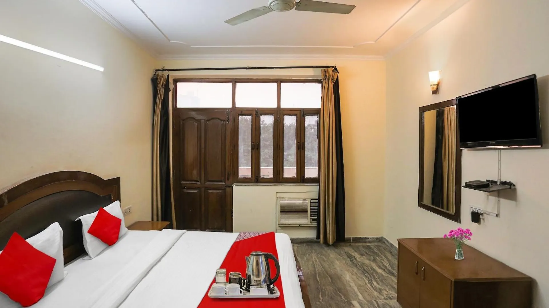 Hotel O Av Homes Near Aravali Biodiversity Park Gurgaon