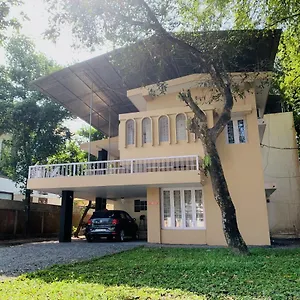 Aparthotel Casilda By The Oaks