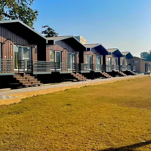 Hotel Vrindavan Greens