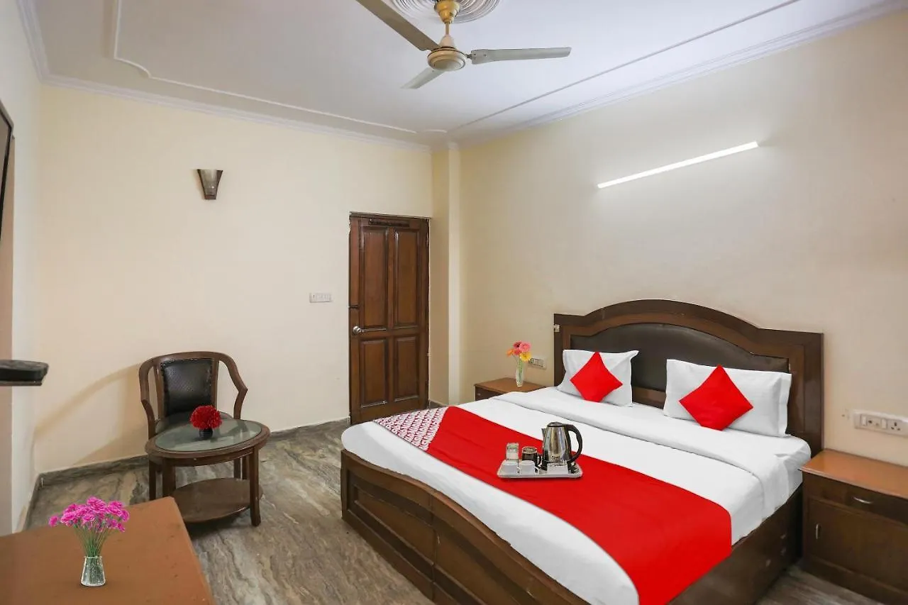 Hotel O Av Homes Near Aravali Biodiversity Park Gurgáon Indie