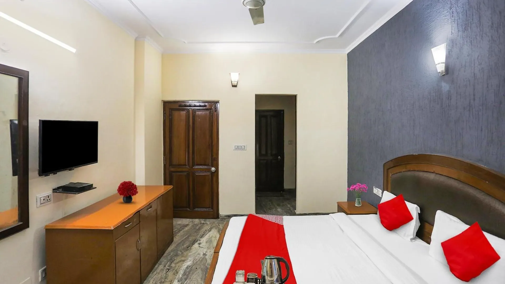 Hotel O Av Homes Near Aravali Biodiversity Park Gurgáon Indie